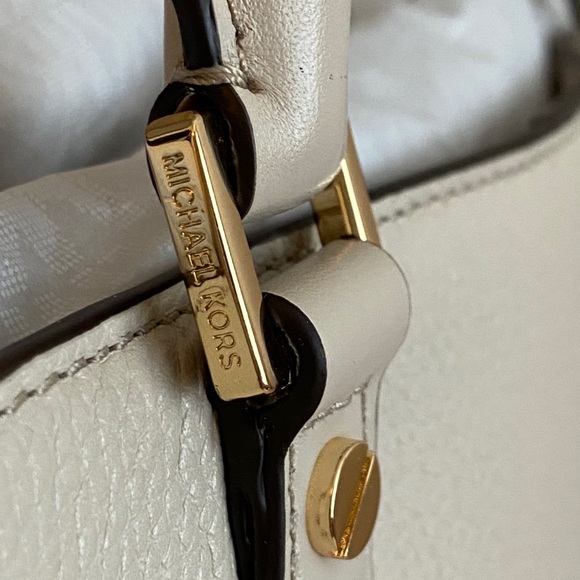 ❌Sold❌ Michael Kors Bedford Legacy Large Leather Tote - Picture 7 of 12